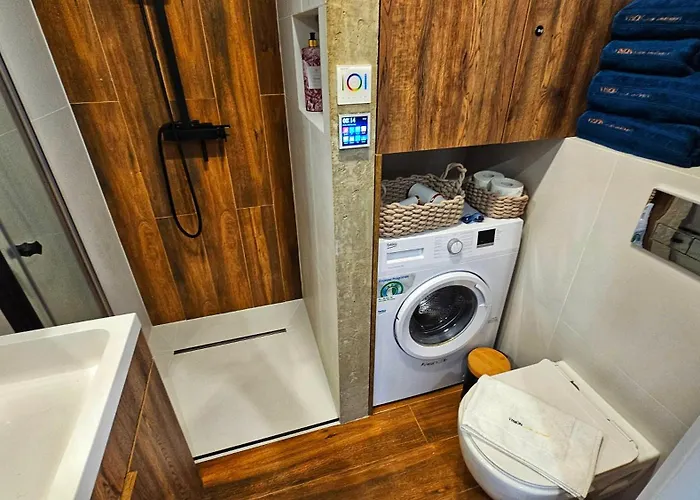 Vision Luxury Marina *